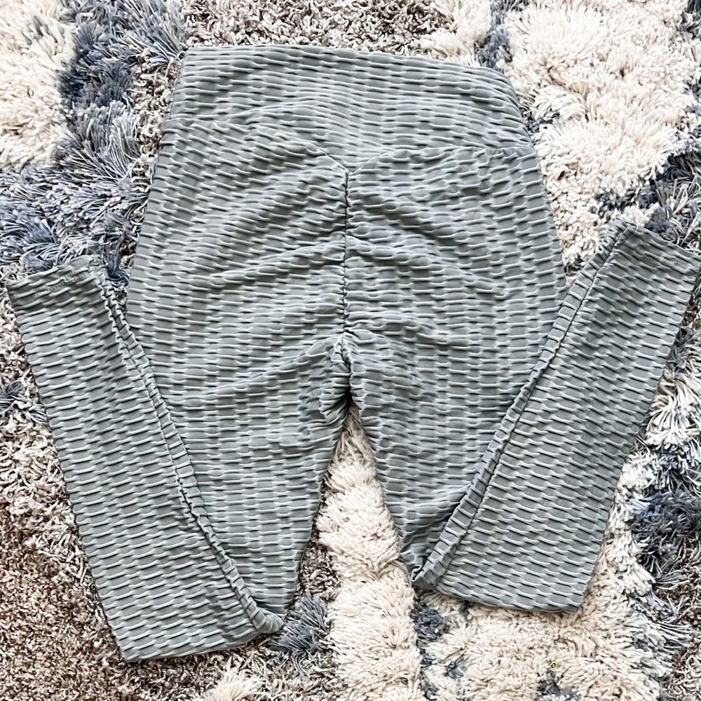 Butt lifting workout leggings gray/ size M